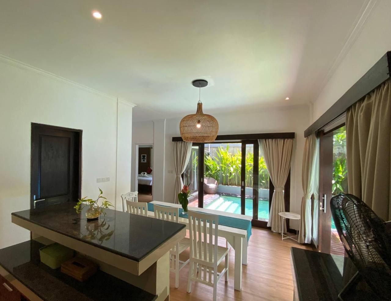 Villa Mayu Dedaries เซมินยัค ภายนอก รูปภาพ