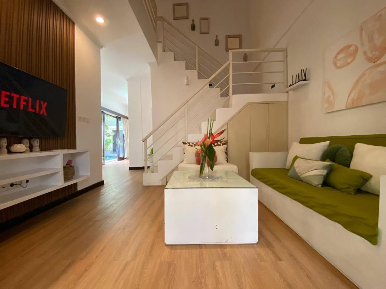 Villa Mayu Dedaries เซมินยัค ภายนอก รูปภาพ
